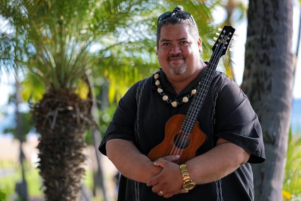 Alikas Maui Live Music Maui Ukulele Player Wedding Musician 